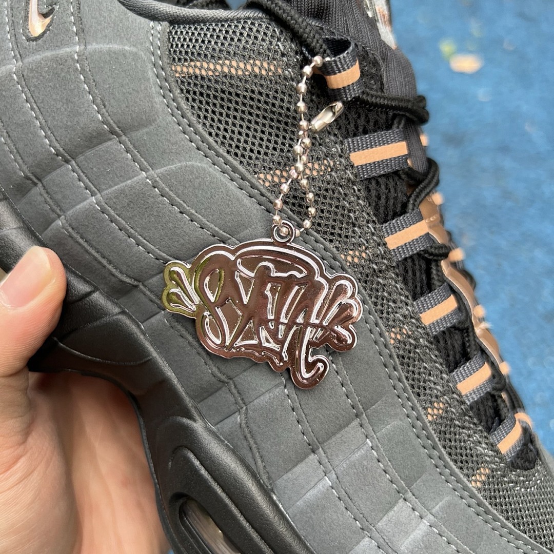 Nike Air Max 95 'Anthracite Bronzine' FD0676-001 - Image 4