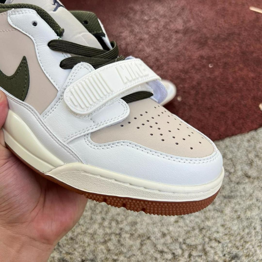 Travis Scott x Nike Air Max 1 - Image 5