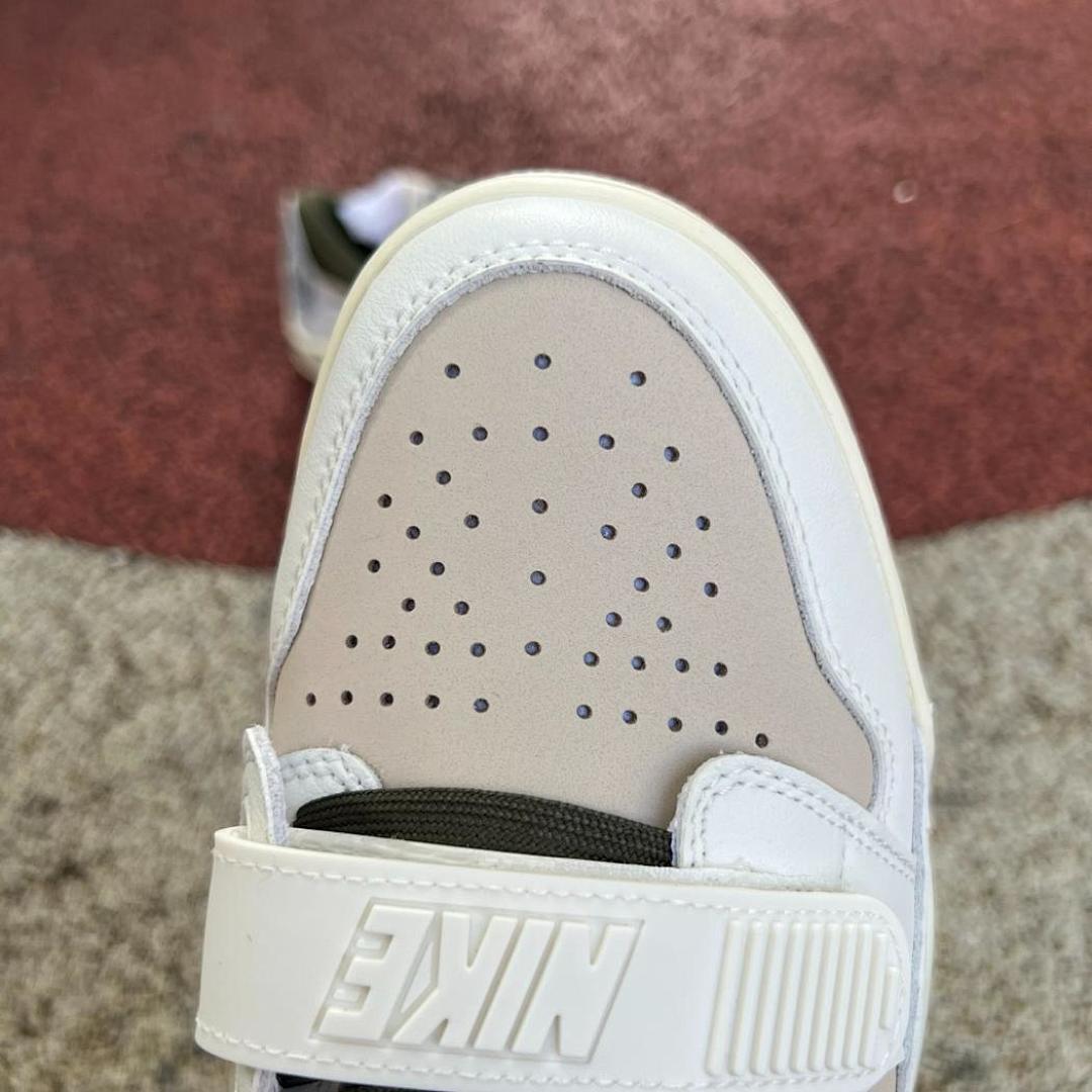 Travis Scott x Nike Air Max 1 - Image 6