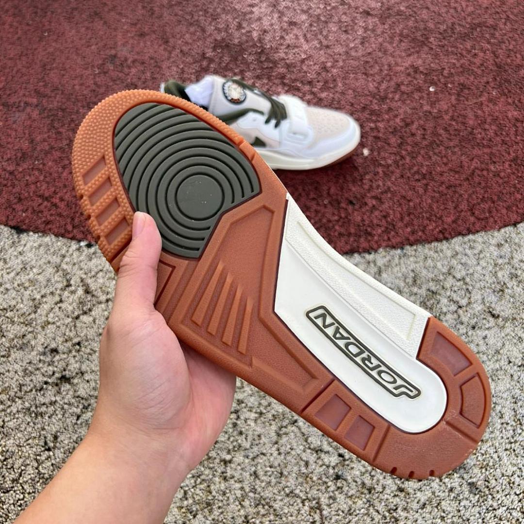 Travis Scott x Nike Air Max 1 - Image 8