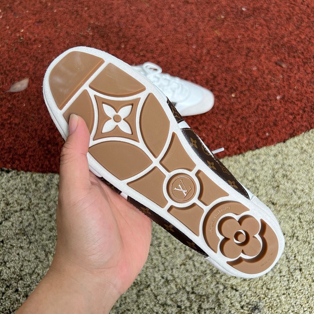 Louis Vuitton Wonderland Flat White Monogram Canvas - Image 6