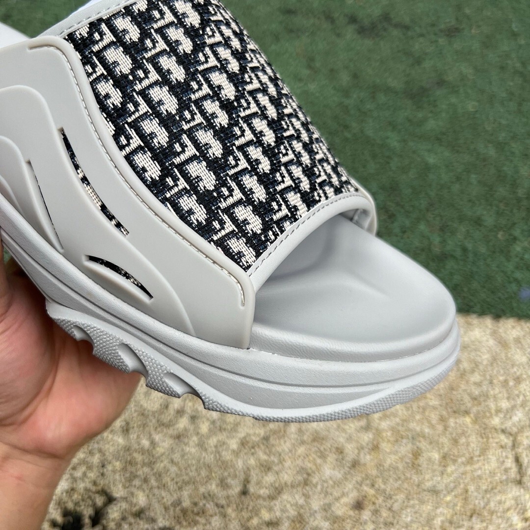 Dior Atlas Slide Sandal Grey Dior Oblique 3SA103ZLP_H800 - Image 3