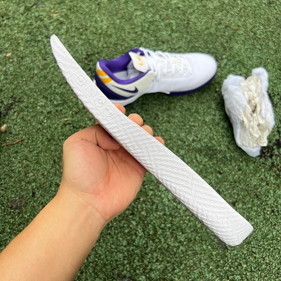 Nike Kobe Mamba Focus White Court Purple University Gold CK6616-100 - Image 6