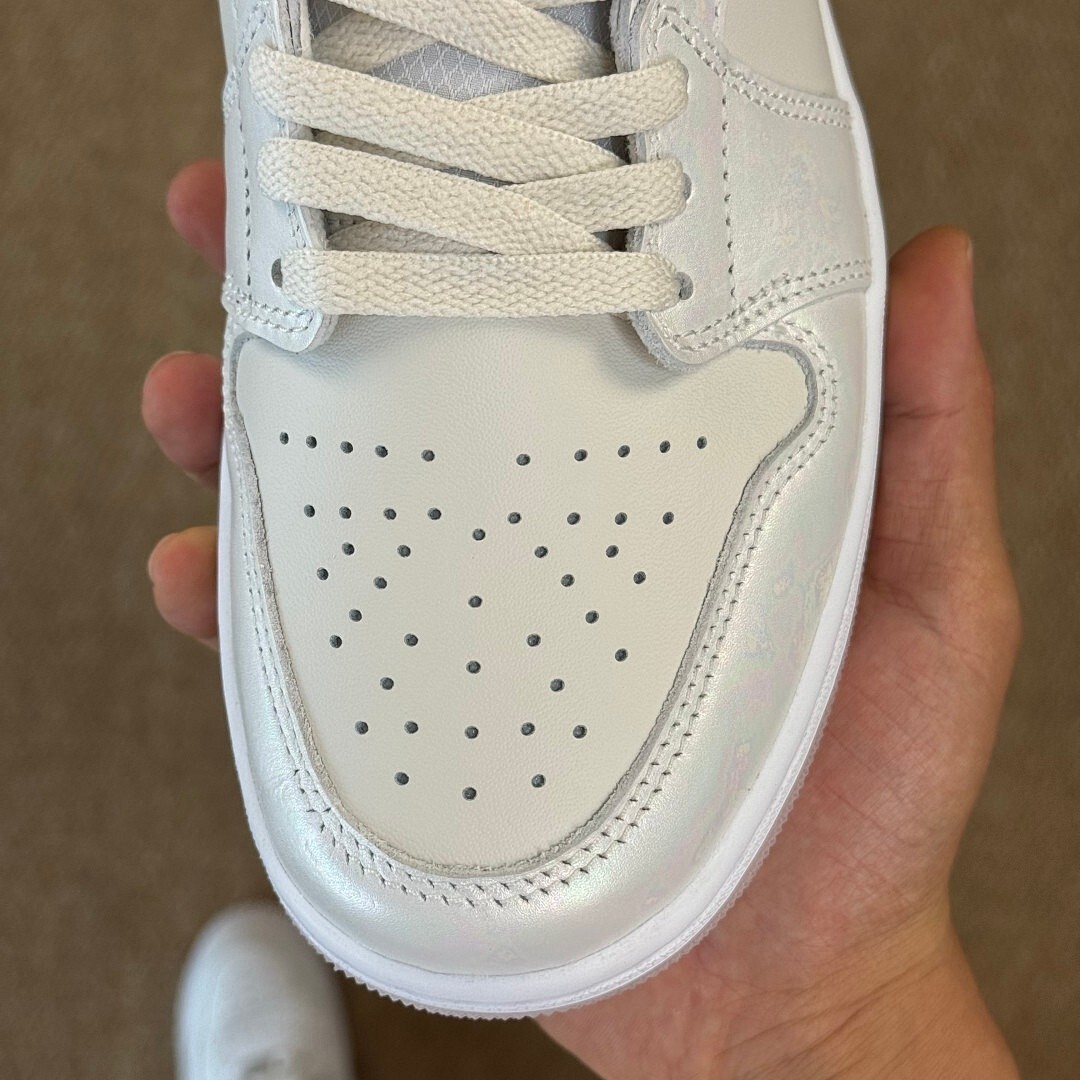 Air Jordan 1 Low SE White Iridescent Pink Foam Light Blue DX4376-180 - Image 5