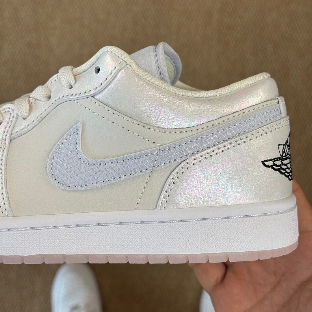 Air Jordan 1 Low SE White Iridescent Pink Foam Light Blue DX4376-180 - Image 6