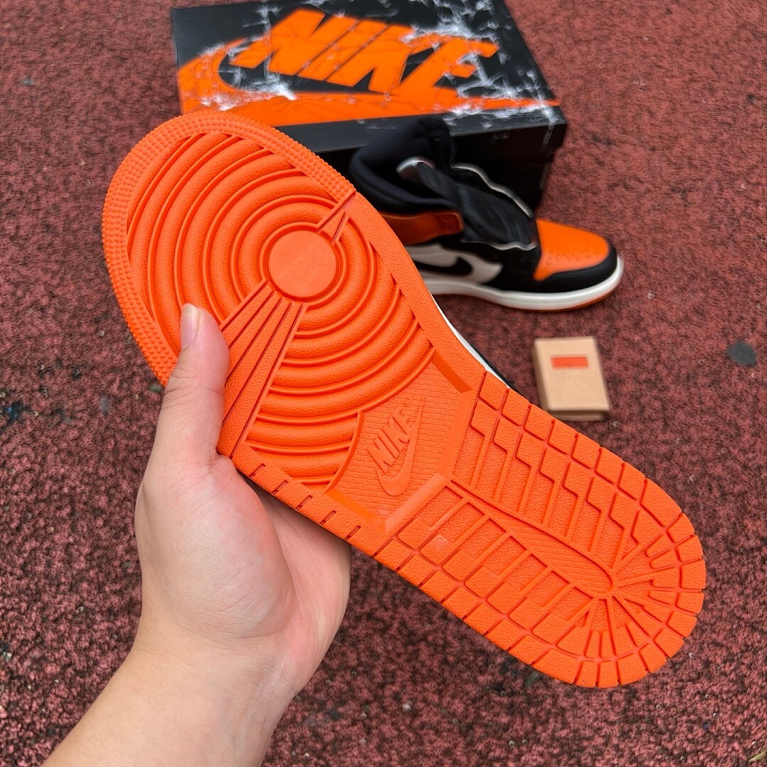 Air Jordan 1 Retro High OG Shattered Backboard 3.0 555088-028 - Image 16