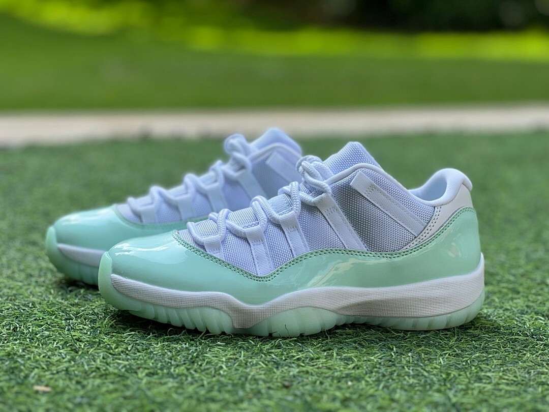 Air Jordan 11 Low Island Green (WMNS) AH7860-106