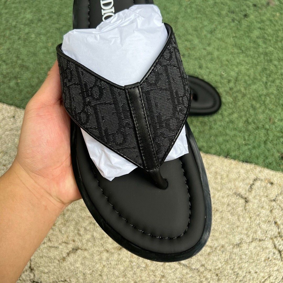 Dior Atlas Thong Sandal in Black Dior Oblique Jacquard - Image 5