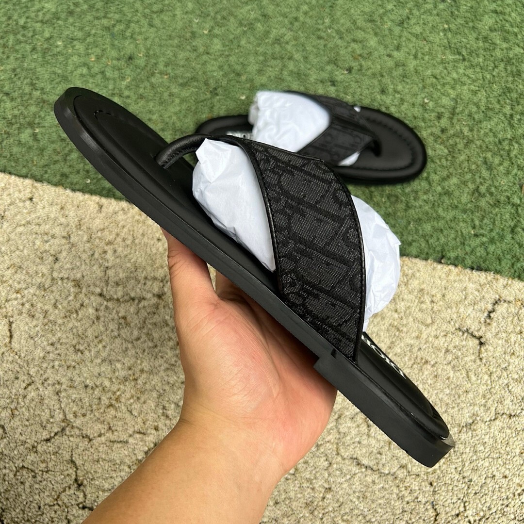 Dior Atlas Thong Sandal in Black Dior Oblique Jacquard - Image 7