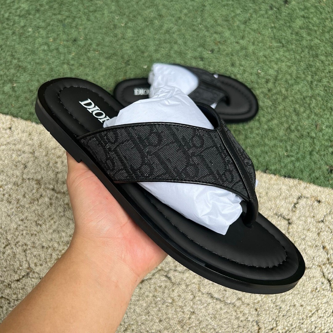 Dior Atlas Thong Sandal in Black Dior Oblique Jacquard - Image 9
