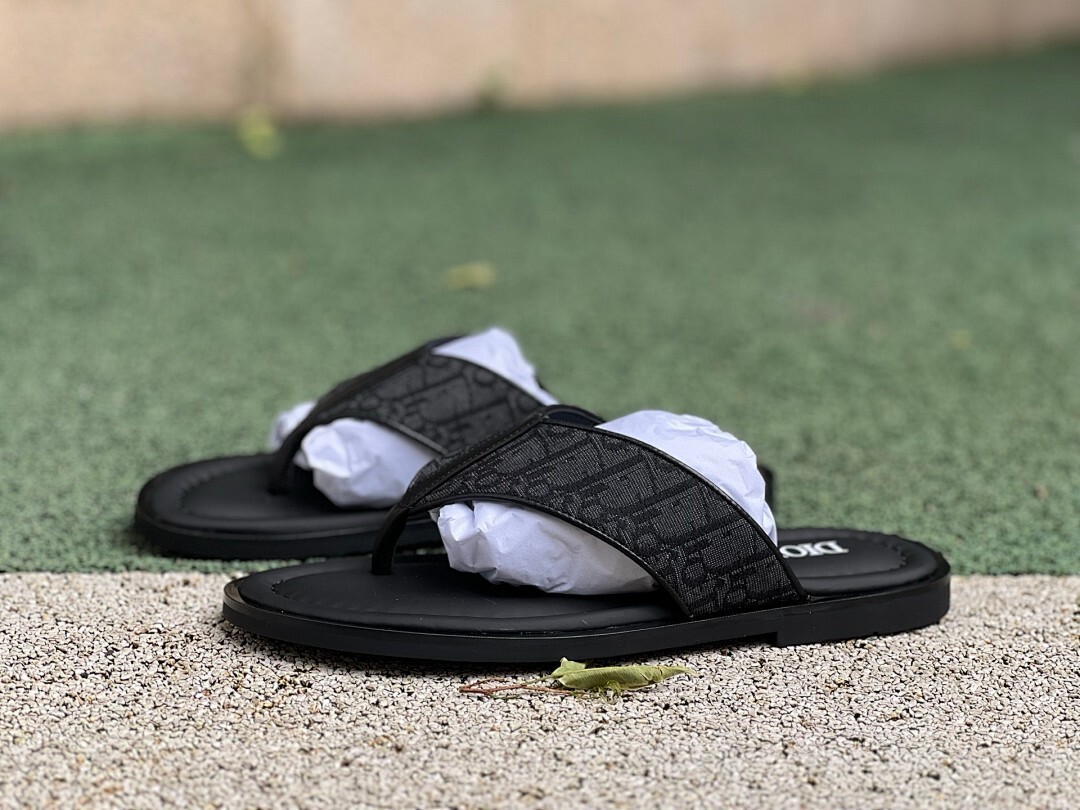 Dior Atlas Thong Sandal in Black Dior Oblique Jacquard - Image 10