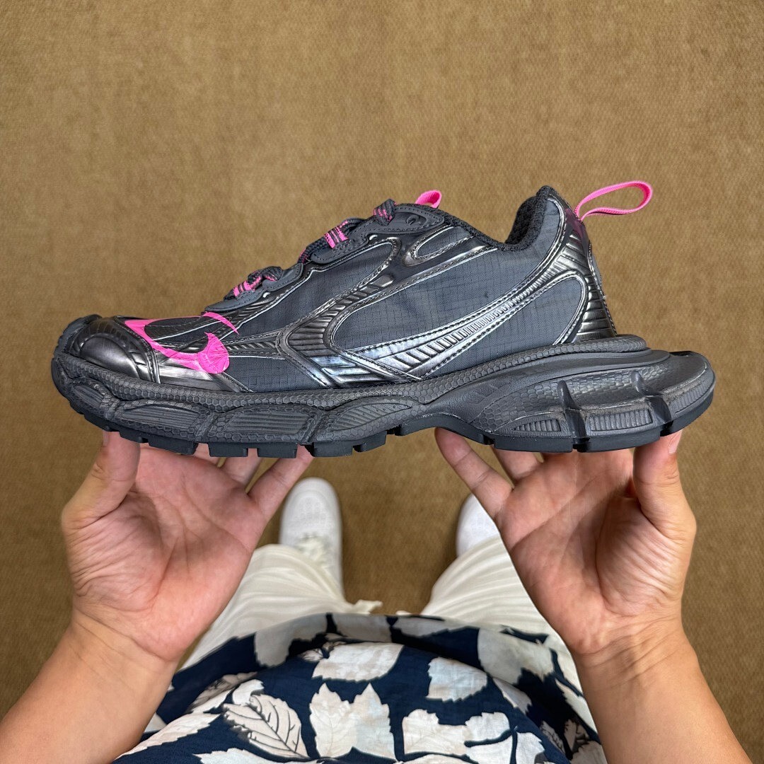 Balenciaga Runner Sneaker Anthracite Metallic Silver Hot Pink - Image 10