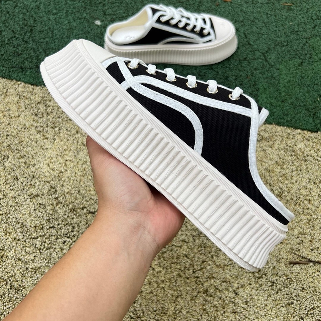 CHANEL Mules in Canvas, White & Black G43690 X56531 K4004 - Image 7