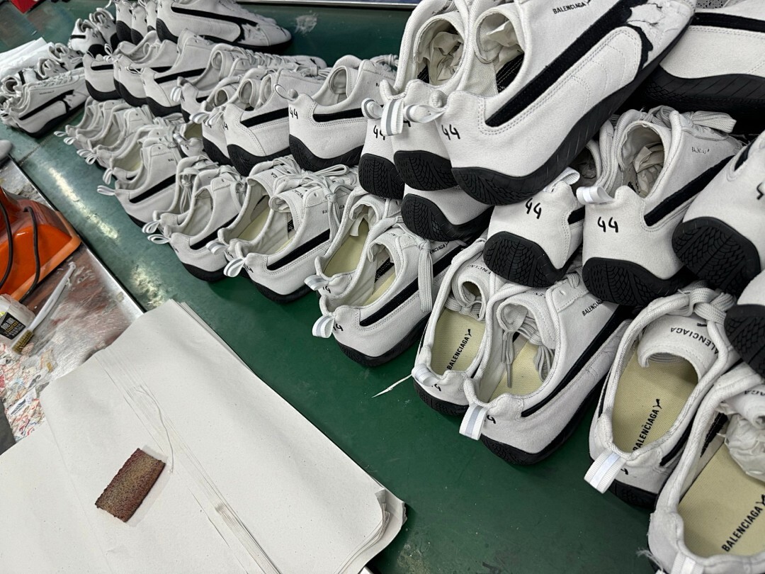 Balenciaga Puma Jordan White Black Speedcat Sneakers - Image 3