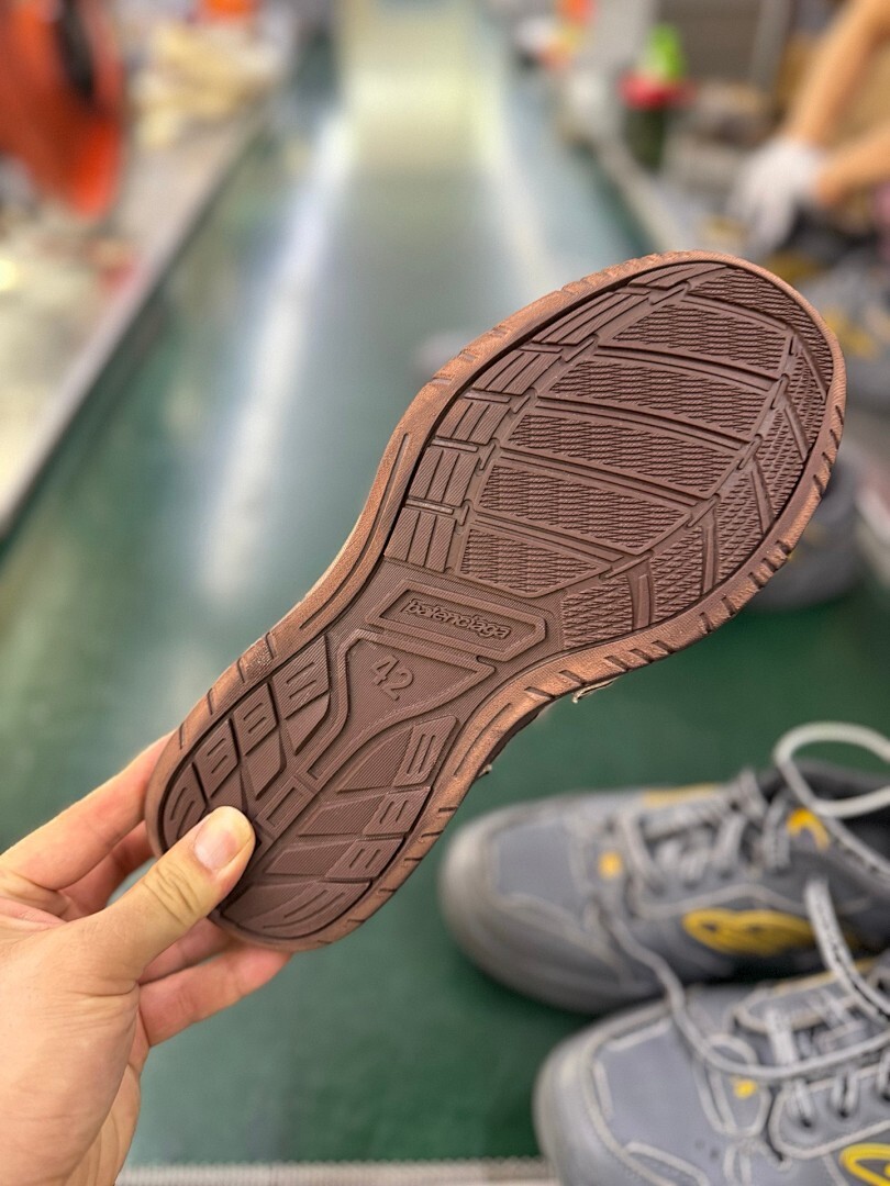 Balenciaga B-SKATE Sneaker Brown Lilac - Image 3