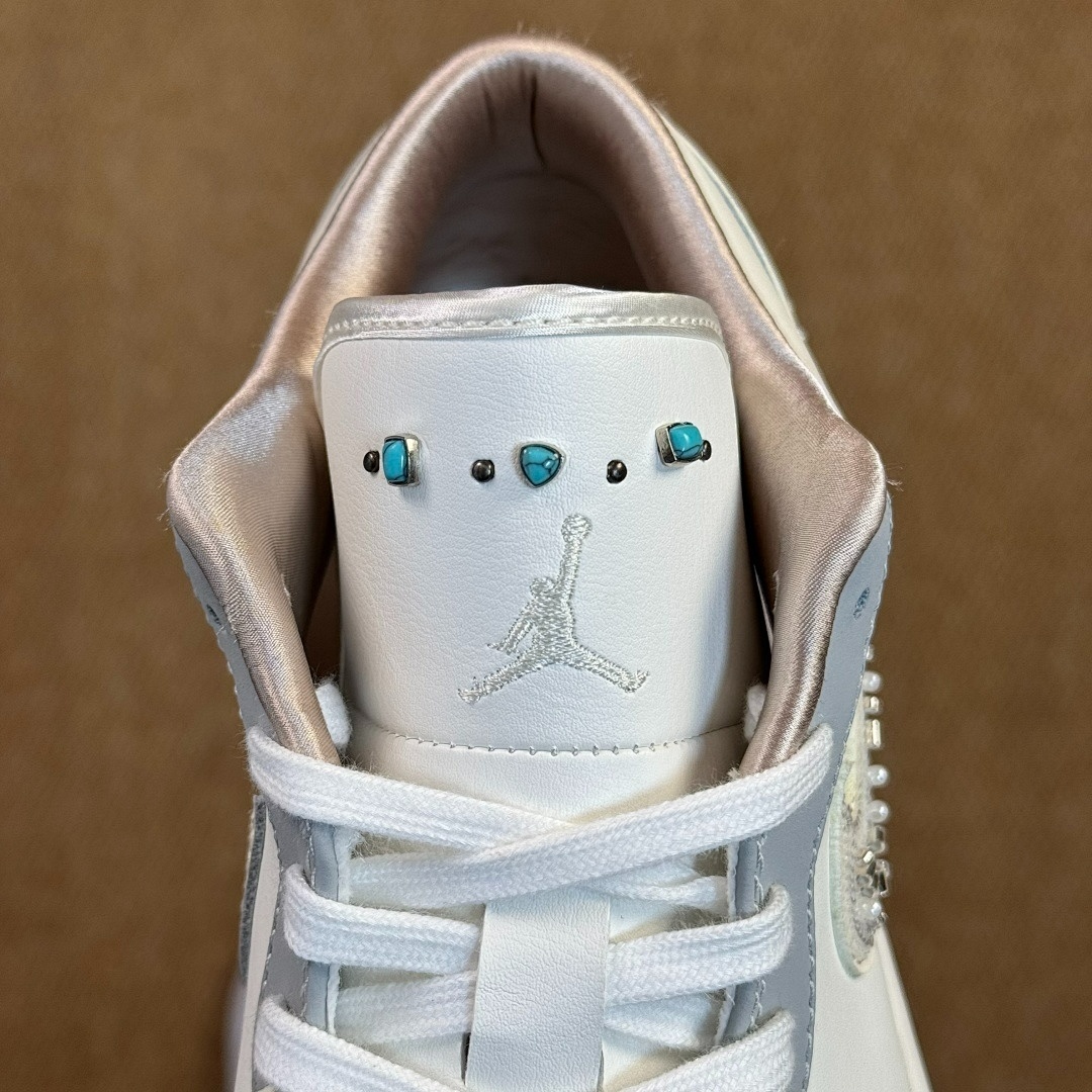 Air Jordan 1 Low SE Bling FJ2260-001 - Image 4