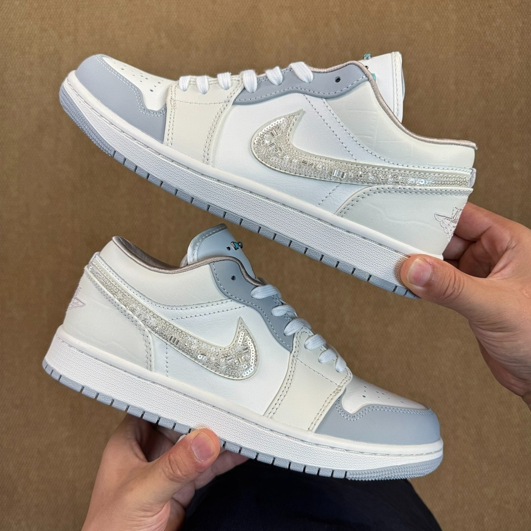 Air Jordan 1 Low SE Bling FJ2260-001 - Image 9