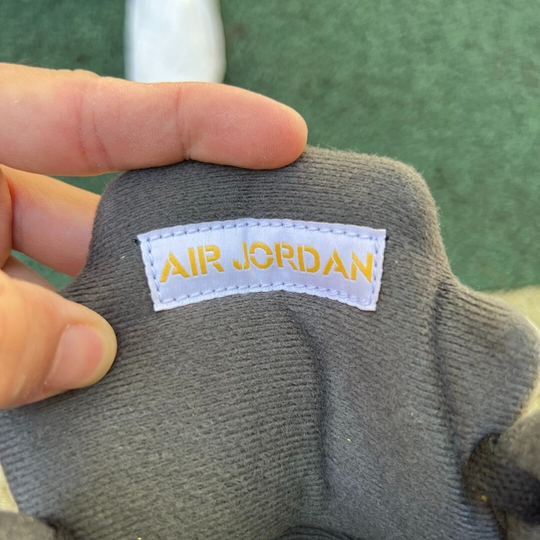 Air Jordan 5 'Michigan' Player Exclusive Amarillo College Navy Wolf Grey Black - Image 3