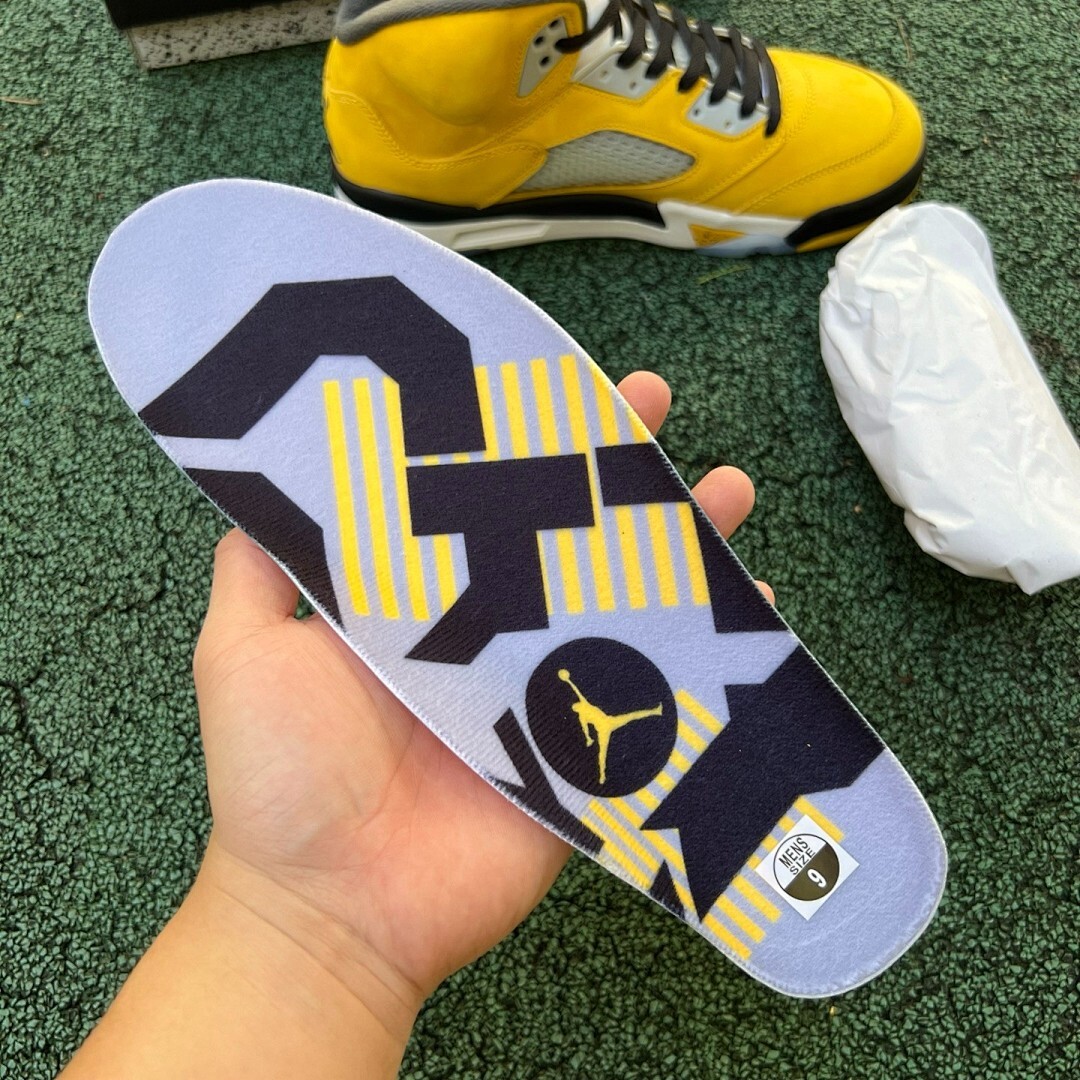 Air Jordan 5 'Michigan' Player Exclusive Amarillo College Navy Wolf Grey Black - Image 6