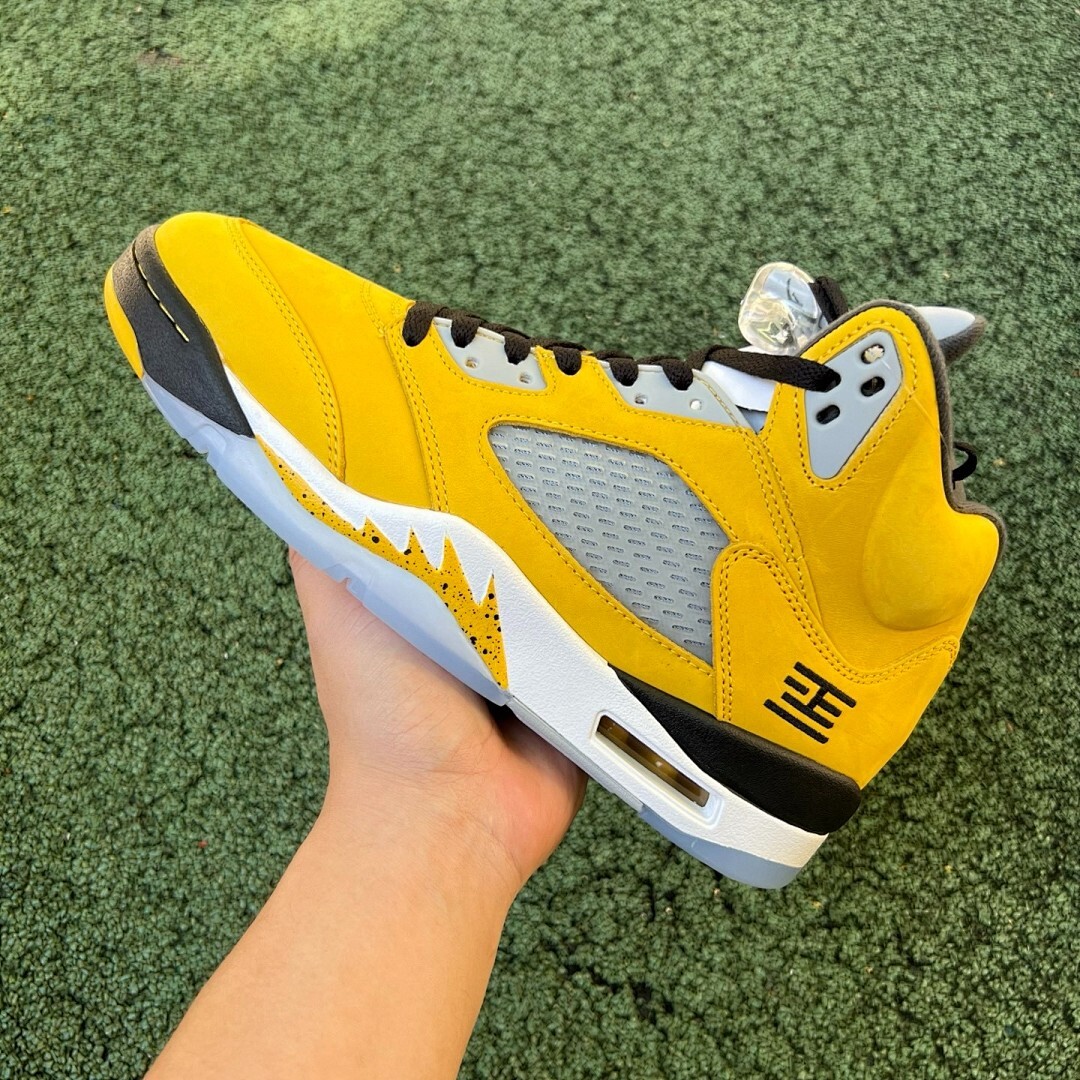 Air Jordan 5 'Michigan' Player Exclusive Amarillo College Navy Wolf Grey Black - Image 10