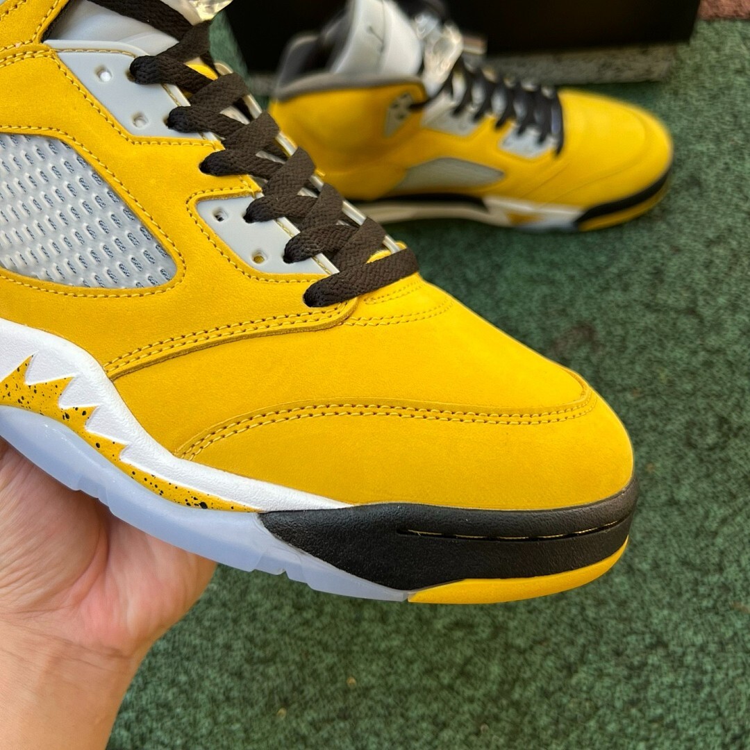 Air Jordan 5 'Michigan' Player Exclusive Amarillo College Navy Wolf Grey Black - Image 12