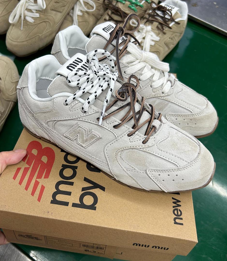 Miu Miu New Balance 530 SL Suede Pale Beige Women's Collaboration Sneakers Luxury Designer Shoes 5E938D_3S41_F0F24_F_005