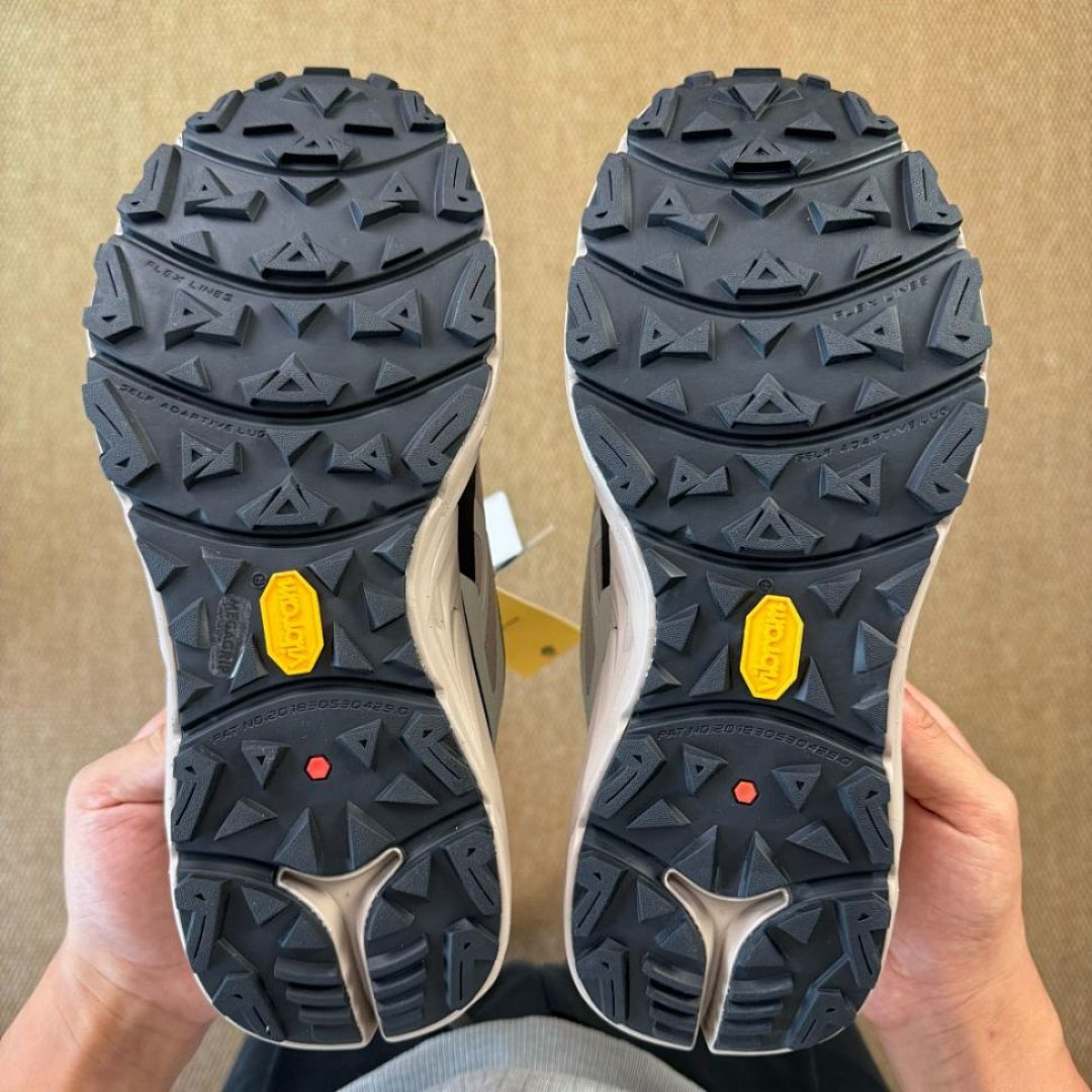 New Balance Fresh Foam X More Trail V3 Gore-Tex Timberwolf Black Dark Shadow - Image 8