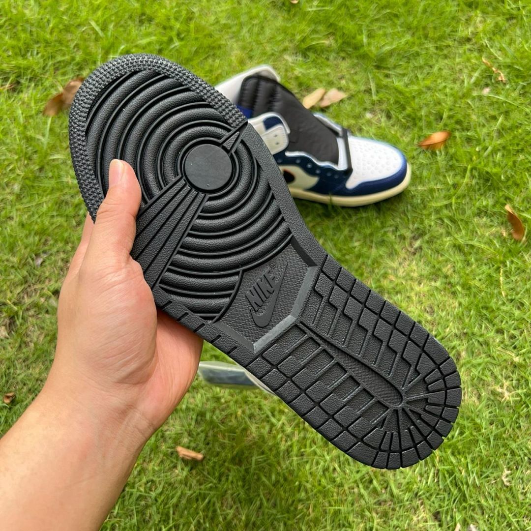 Air Jordan 1 Retro High OG Dark Marina Blue 555088-404 - Image 8