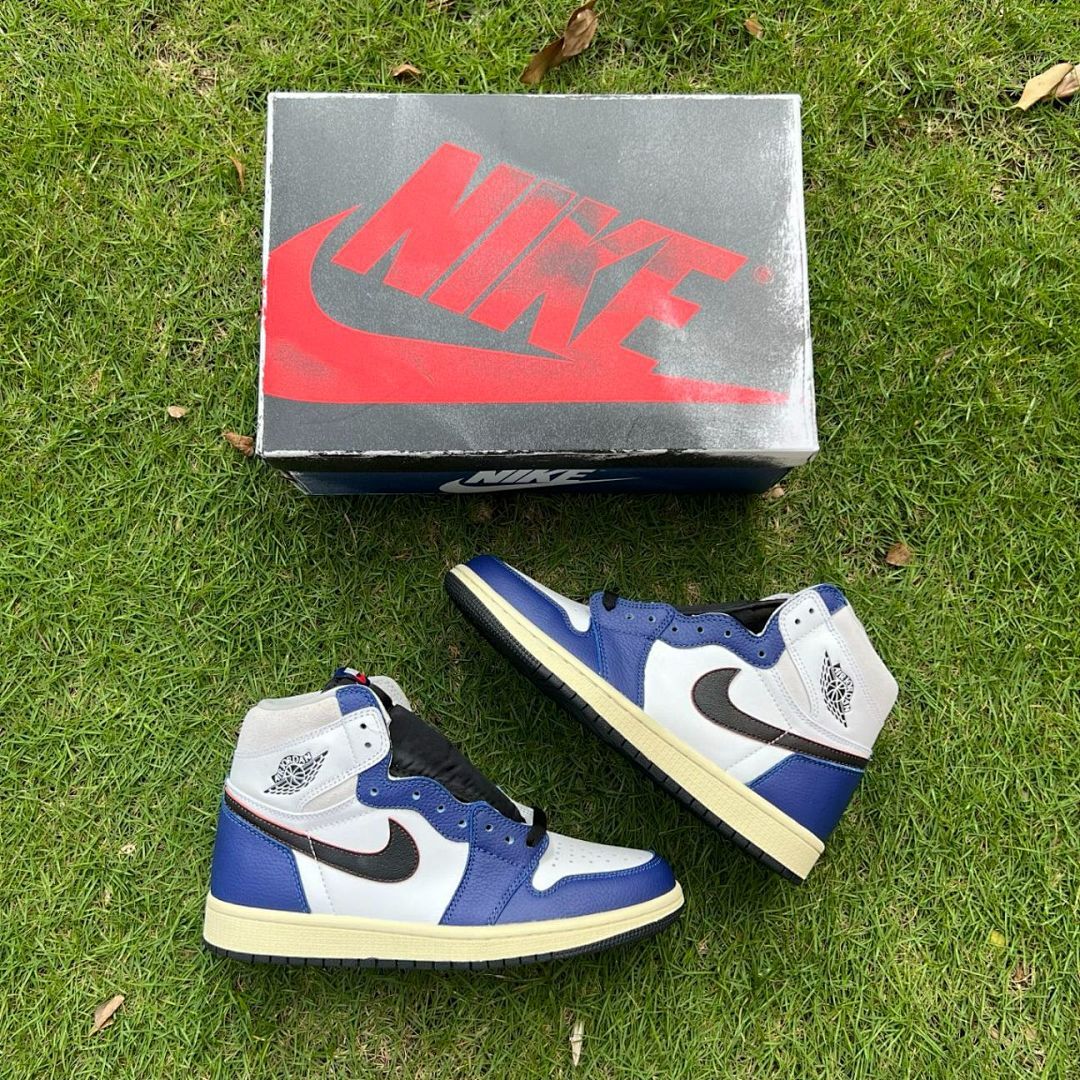 Air Jordan 1 Retro High OG Dark Marina Blue 555088-404 - Image 12