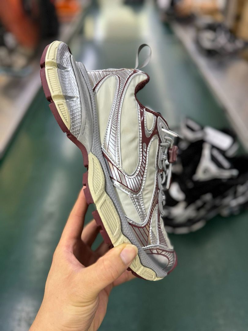 Balenciaga 3XL Trainer Beige/Red 734734W3XL69095