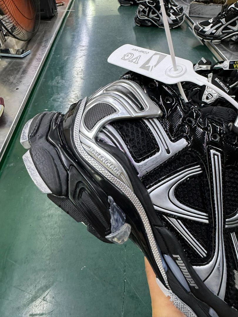 Balenciaga Runner Sneaker Black Grey - Image 5