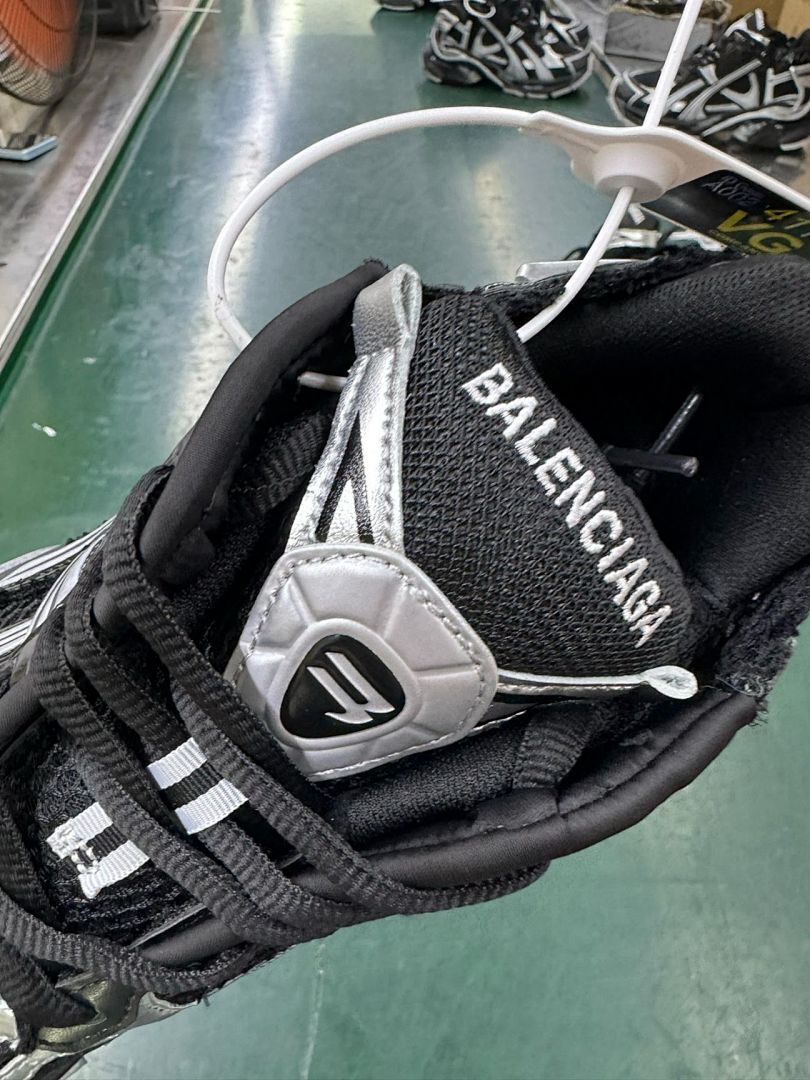 Balenciaga Runner Sneaker Black Grey - Image 6