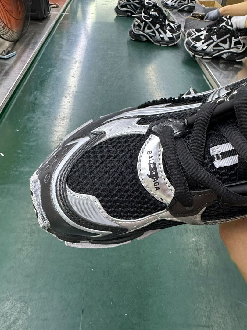Balenciaga Runner Sneaker Black Grey - Image 7