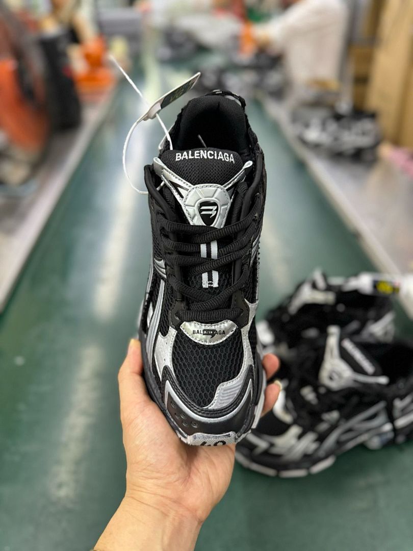 Balenciaga Runner Sneaker Black Grey - Image 9