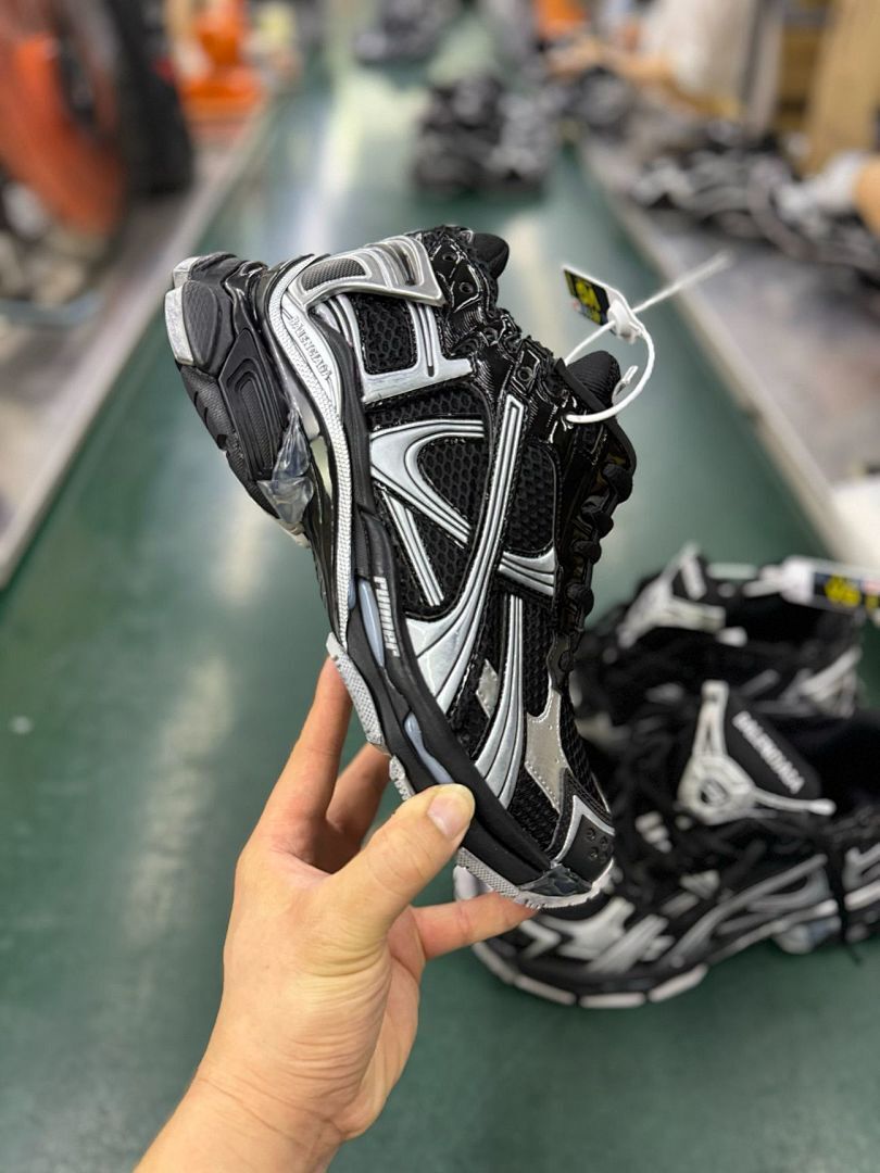 Balenciaga Runner Sneaker Black Grey - Image 10