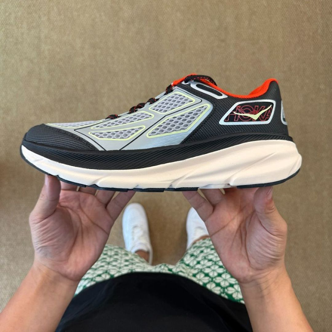 Hoka Clifton 9 Outer Space / Radiant Yellow Running Shoes