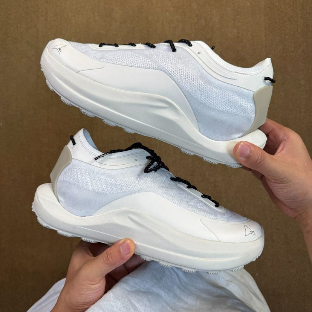 Satisfy Space-O Trail Shoes Bone - Image 9