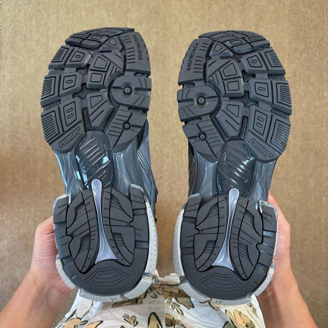 Balenciaga Runner Sneaker Grey 677403W3RFN1290 - Image 8