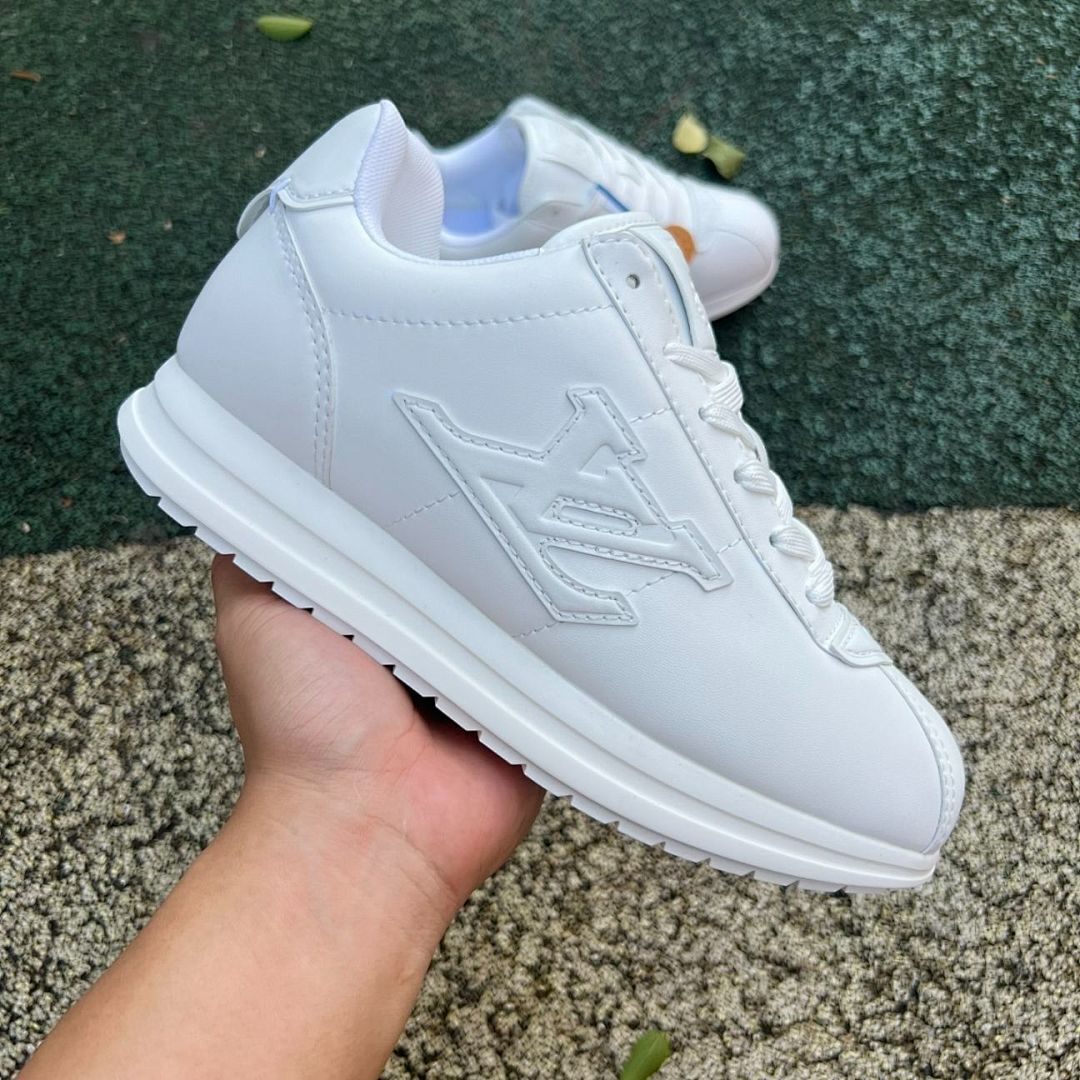 Louis Vuitton Run Away Sneaker White - Image 9