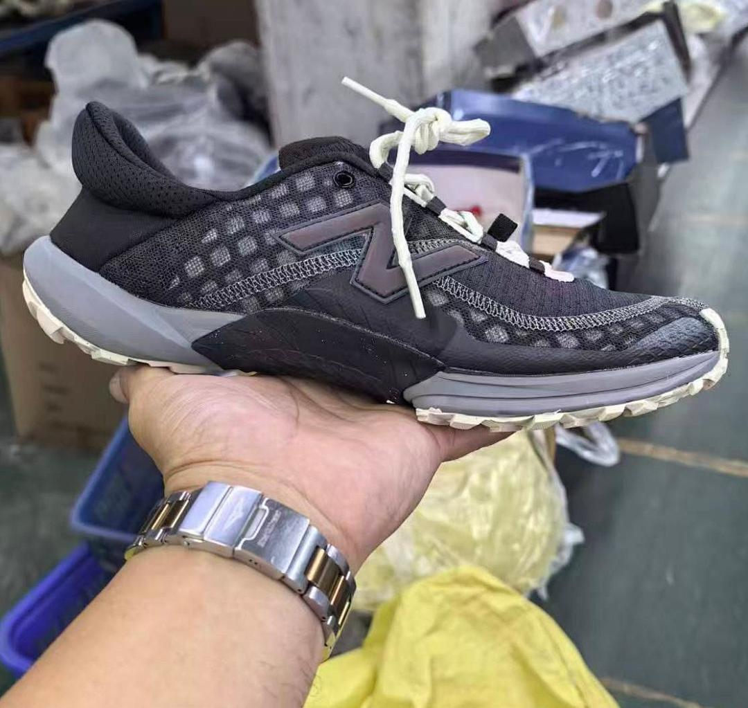 Men's V-Trek Dark Grey Mesh Trail Running Shoes