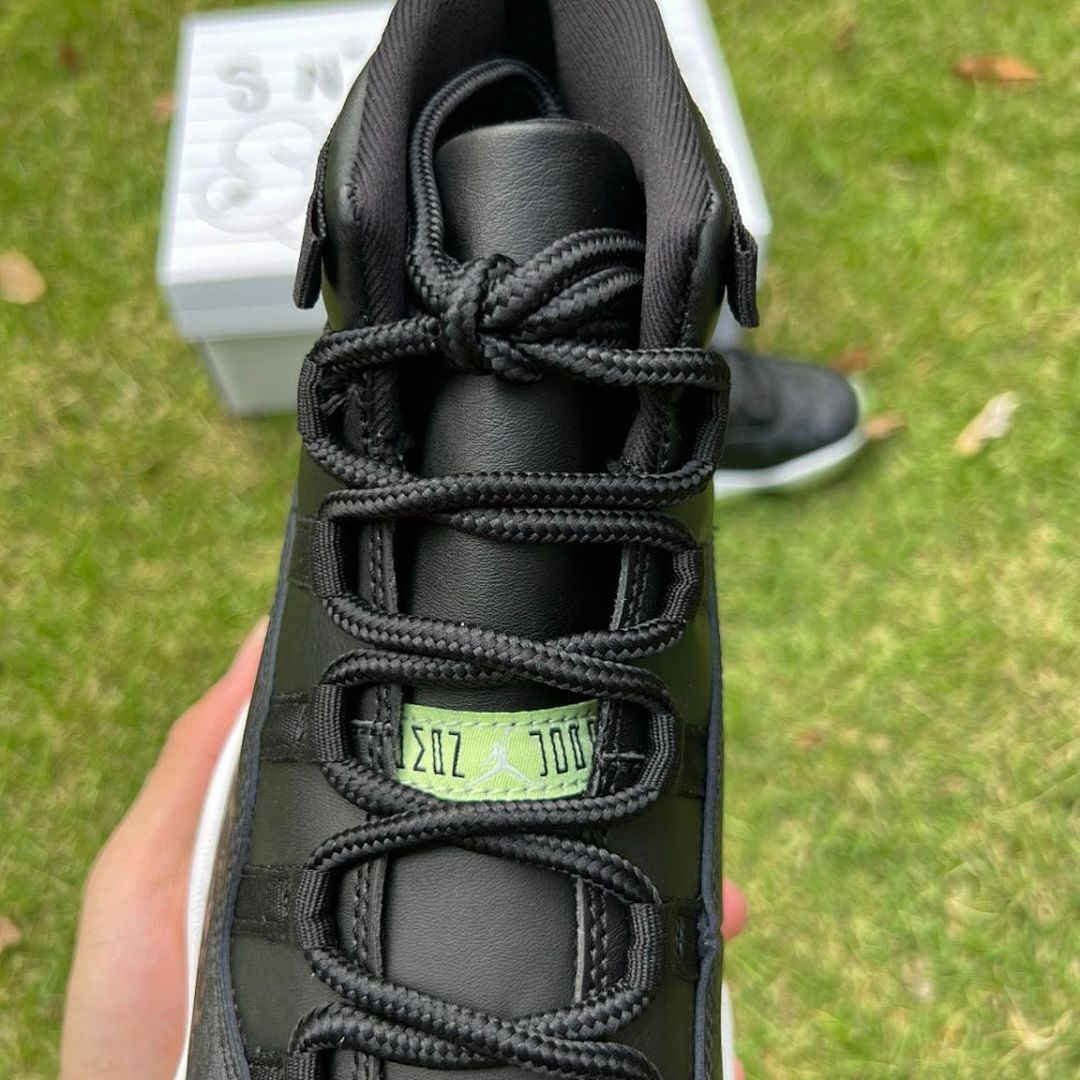 Air Jordan 11 Retro 'Glow in the Dark' - Image 10