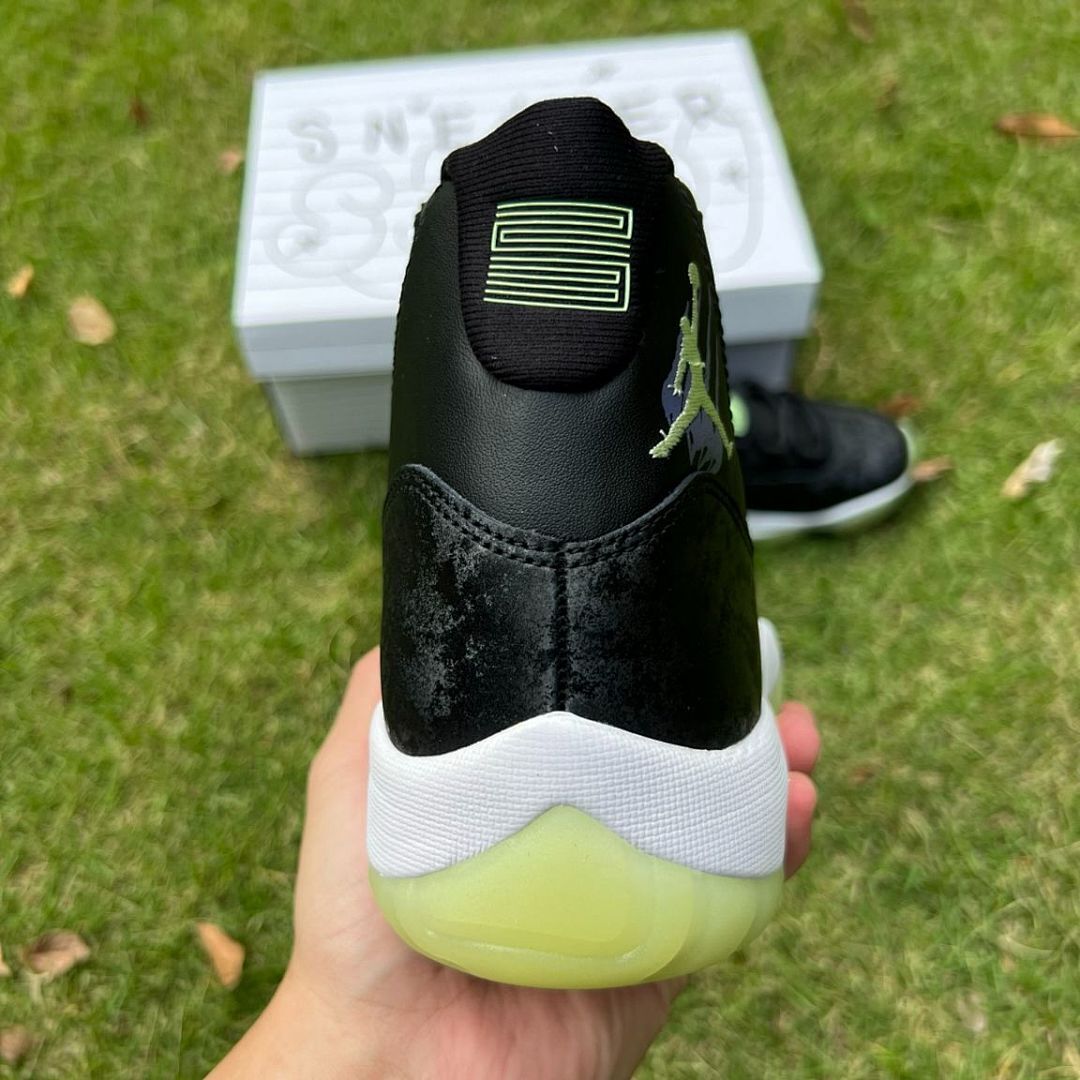 Air Jordan 11 Retro 'Glow in the Dark' - Image 13