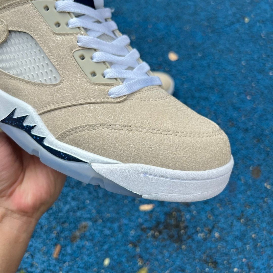 Air Jordan 5 Retro Georgetown Hoyas PE - Image 3