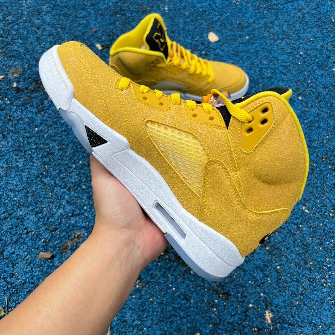 Air Jordan 5 "Michigan" Amarillo College Navy CQ9541-704 - Image 7