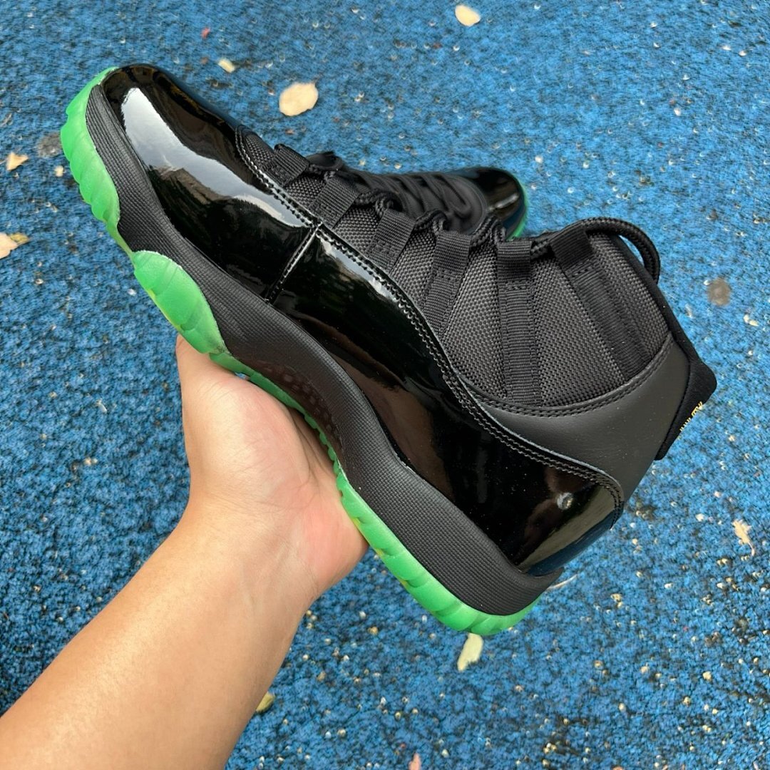 Air Jordan 11 CP3 PE - Image 8