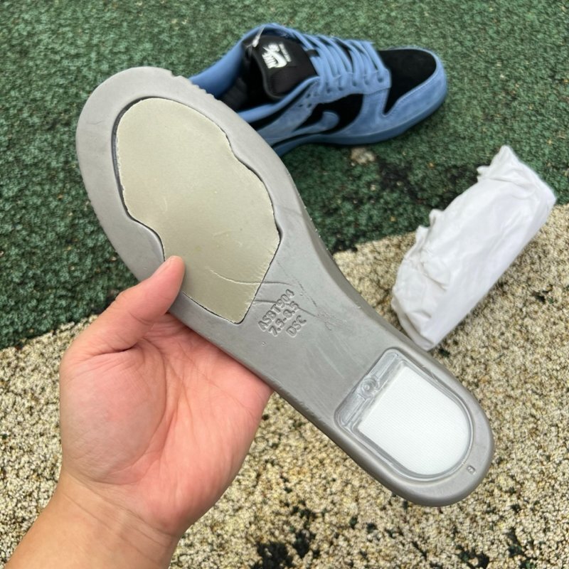 Nike SB Dunk Low Supreme Hyper Royal DH3228-103 - Image 6