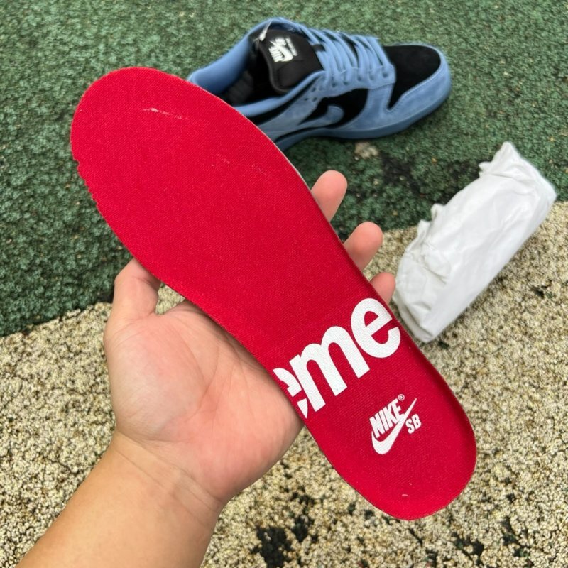 Nike SB Dunk Low Supreme Hyper Royal DH3228-103 - Image 7