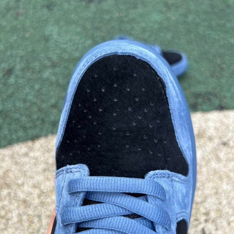 Nike SB Dunk Low Supreme Hyper Royal DH3228-103 - Image 13