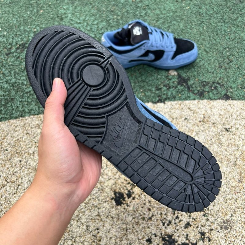 Nike SB Dunk Low Supreme Hyper Royal DH3228-103 - Image 16