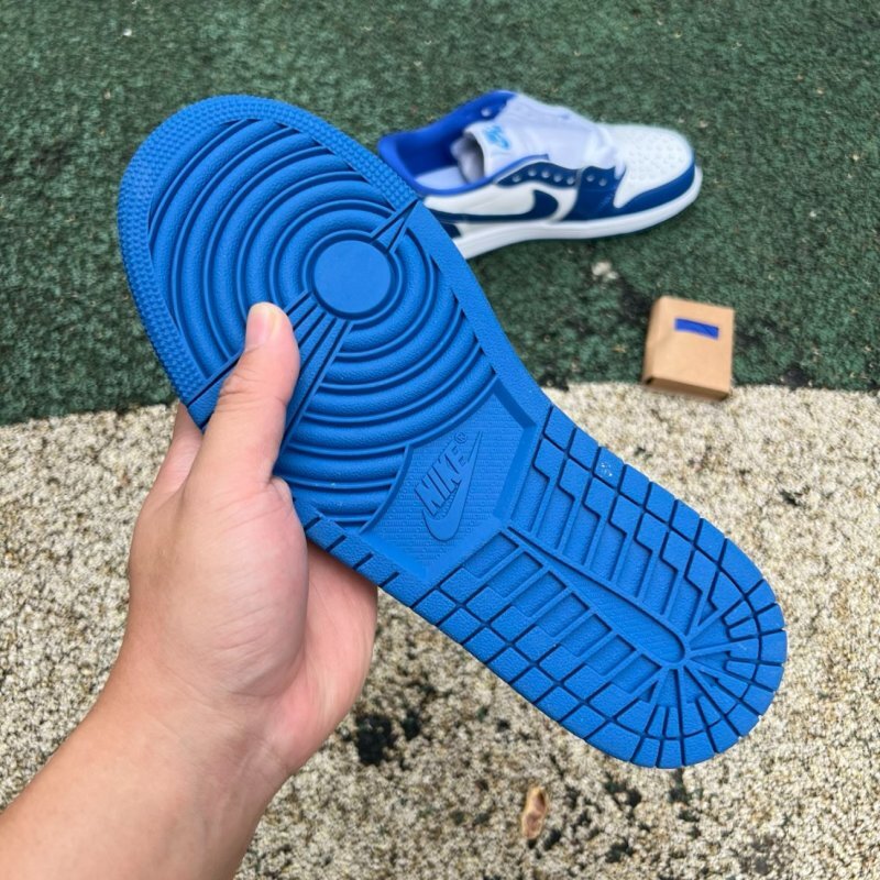 Air Jordan 1 Low Royal Blue Patent Leather - Image 7
